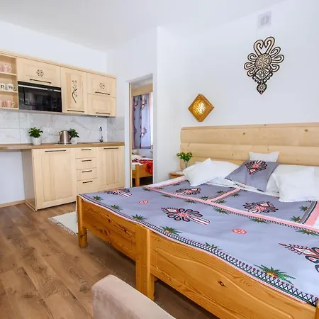 Bed & Breakfast Halinka 3*