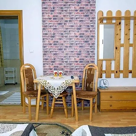 Halinka Nocleg ze śniadaniem 3*